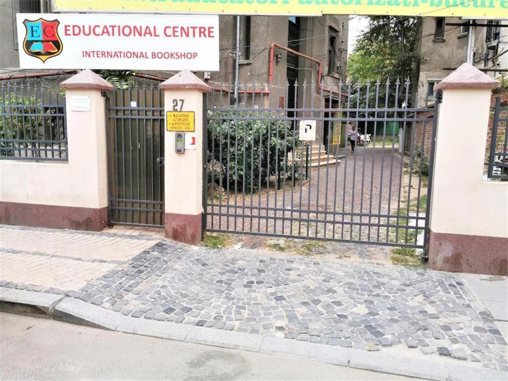 Luxury Piata Universitate Old Town Leilighet Bucureşti Eksteriør bilde